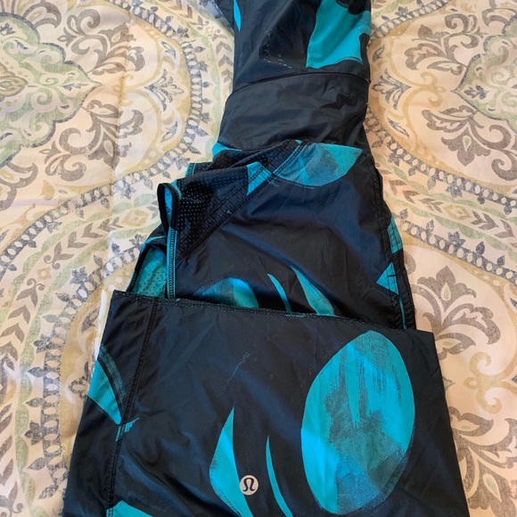 Lululemon - Picture 2 of 3